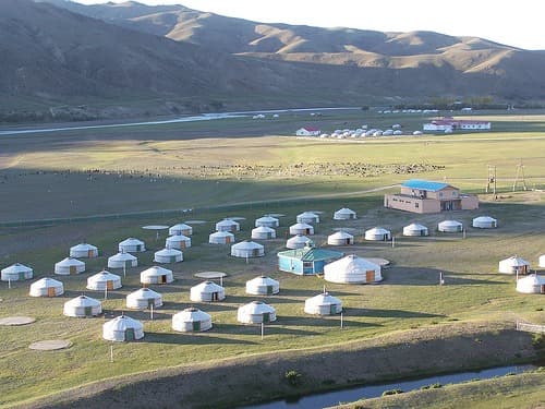 Acampamento de iurtas Anar